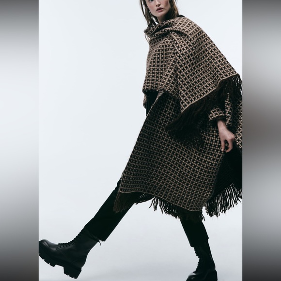 ZARA FRINGED KNIT JACQUARD CAPE - Picture 9 of 16
